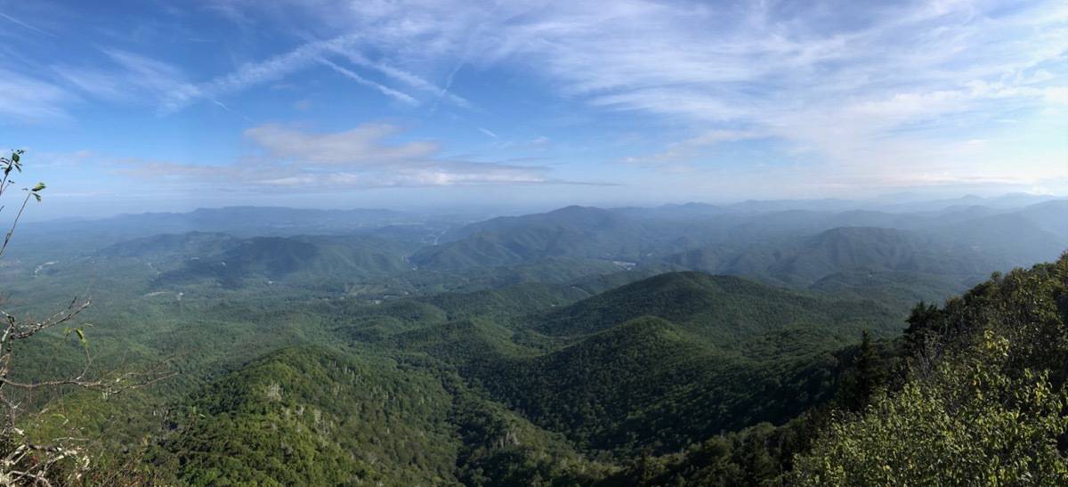 Helping you discover Asheville, NC with a breakdown of what to do, where to eat, and where to stay! - Eat the Gains