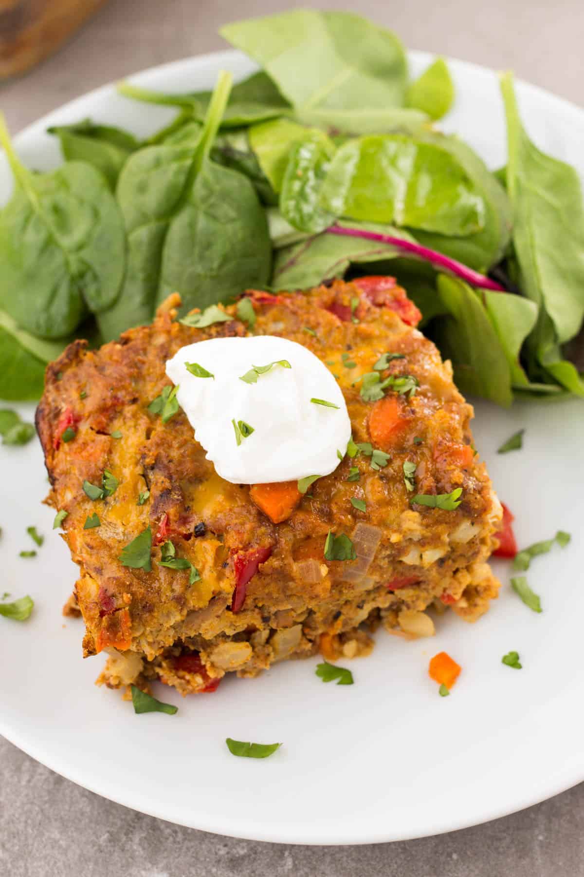 This Tandoori Tuna Casserole packs the flavor and makes an easy and healthy weeknight or meal prep dish that is gluten free, paleo, and Whole30 approved! - Eat the Gains