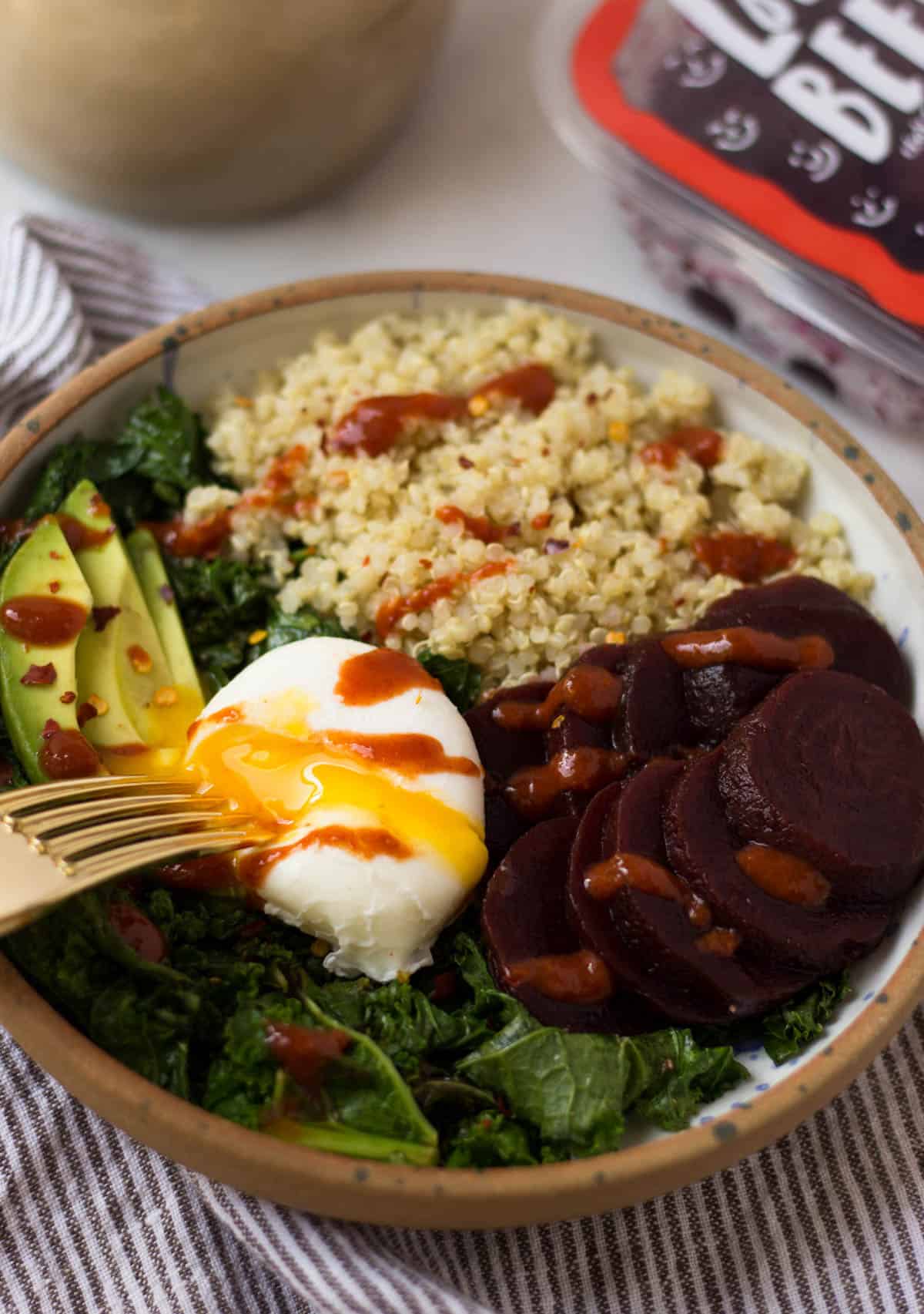 Beet Quinoa Breakfast Bowls come together in under 10 mins and make a healthy and easy gluten free and vegetarian breakfast - great for meal prep or on-the-go! - Eat the Gains