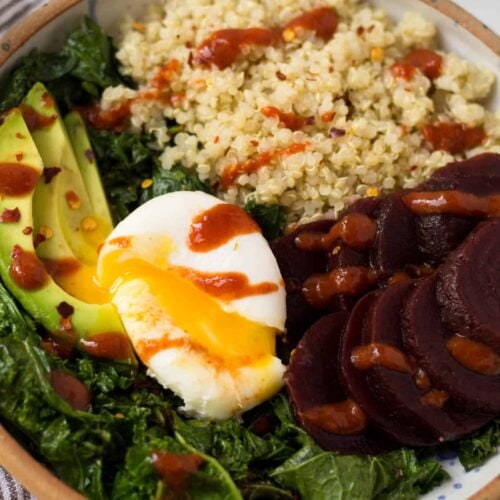 Beet Quinoa Breakfast Bowls come together in under 10 mins and make a healthy and easy gluten free and vegetarian breakfast - great for meal prep or on-the-go! - Eat the Gains