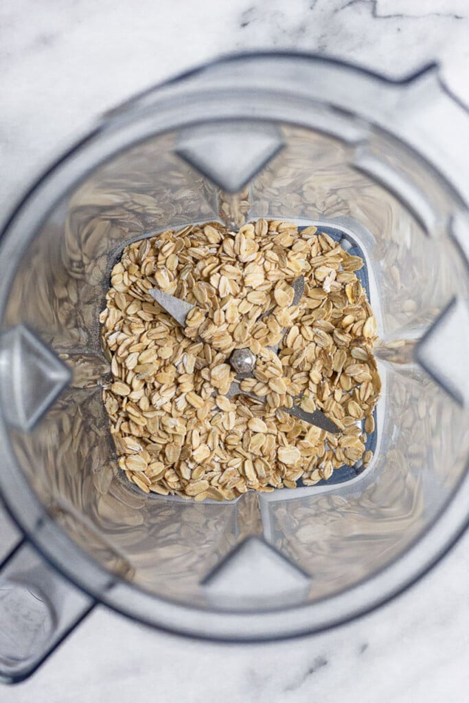 Blender filled with rolled oats.